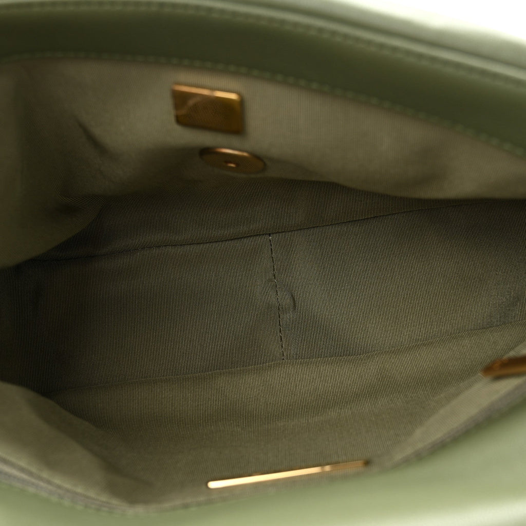 Lambskin Quilted Medium Chanel 19 Flap Green