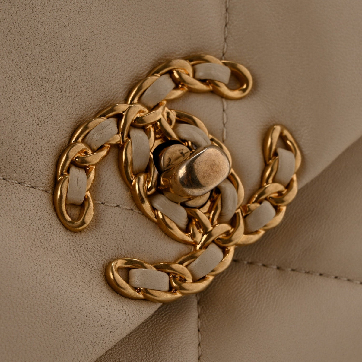 Lambskin Quilted Maxi Chanel 19 Flap Beige