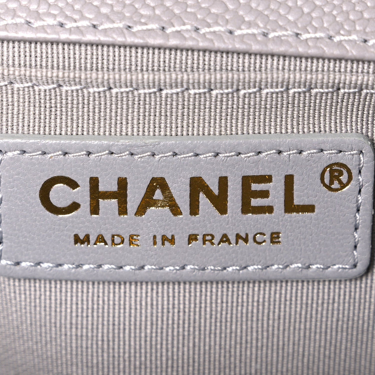 Caviar Quilted Chain Around Medium Boy Flap Grey
