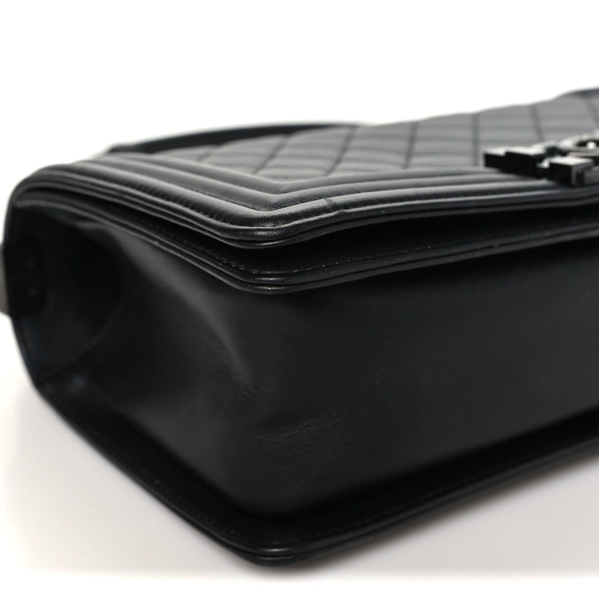 Calfskin Quilted Medium Boy Flap So Black