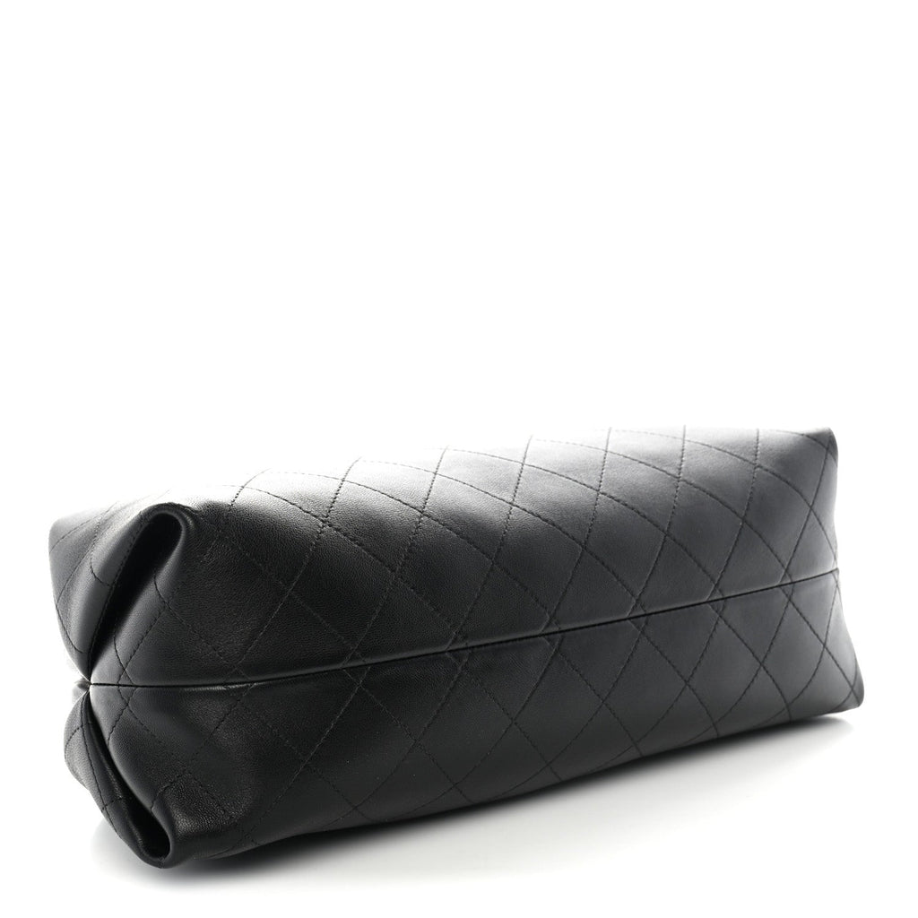 Lambskin Stitched Clutch With Chain Black