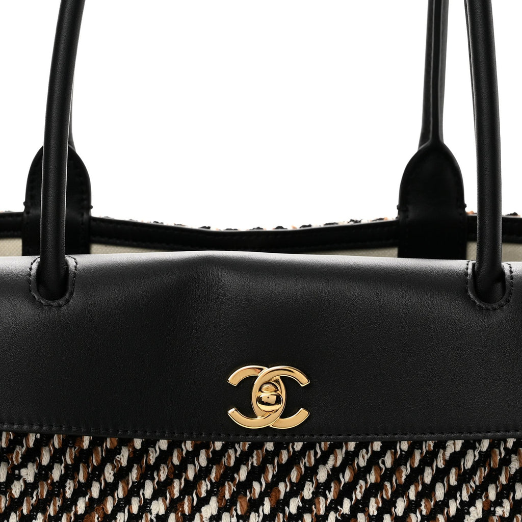Tweed Calfskin Urban Essentials Small Shopping Bag Black Multicolor