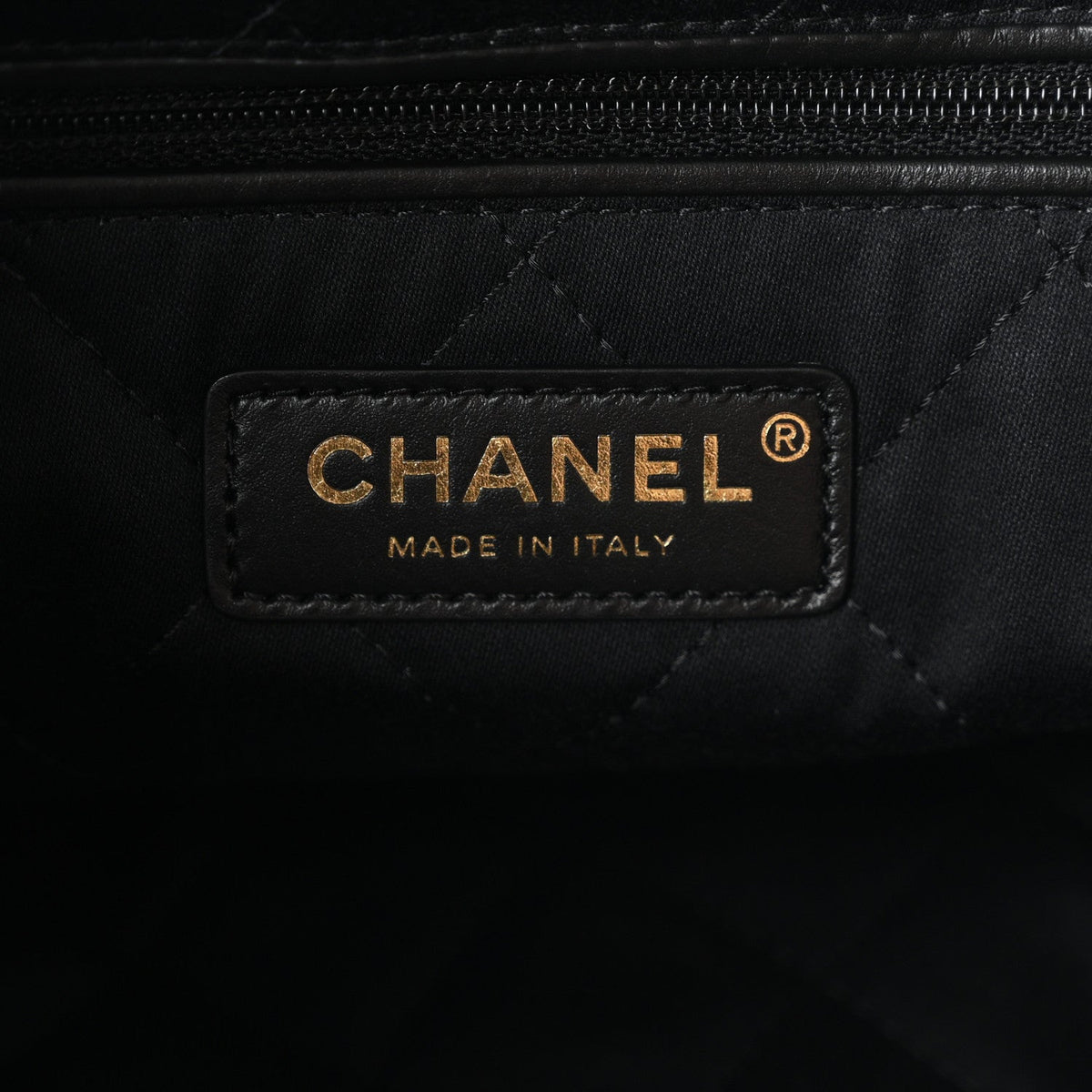 Shiny Caviar Quilted Monochrome Small Chanel 22  Black