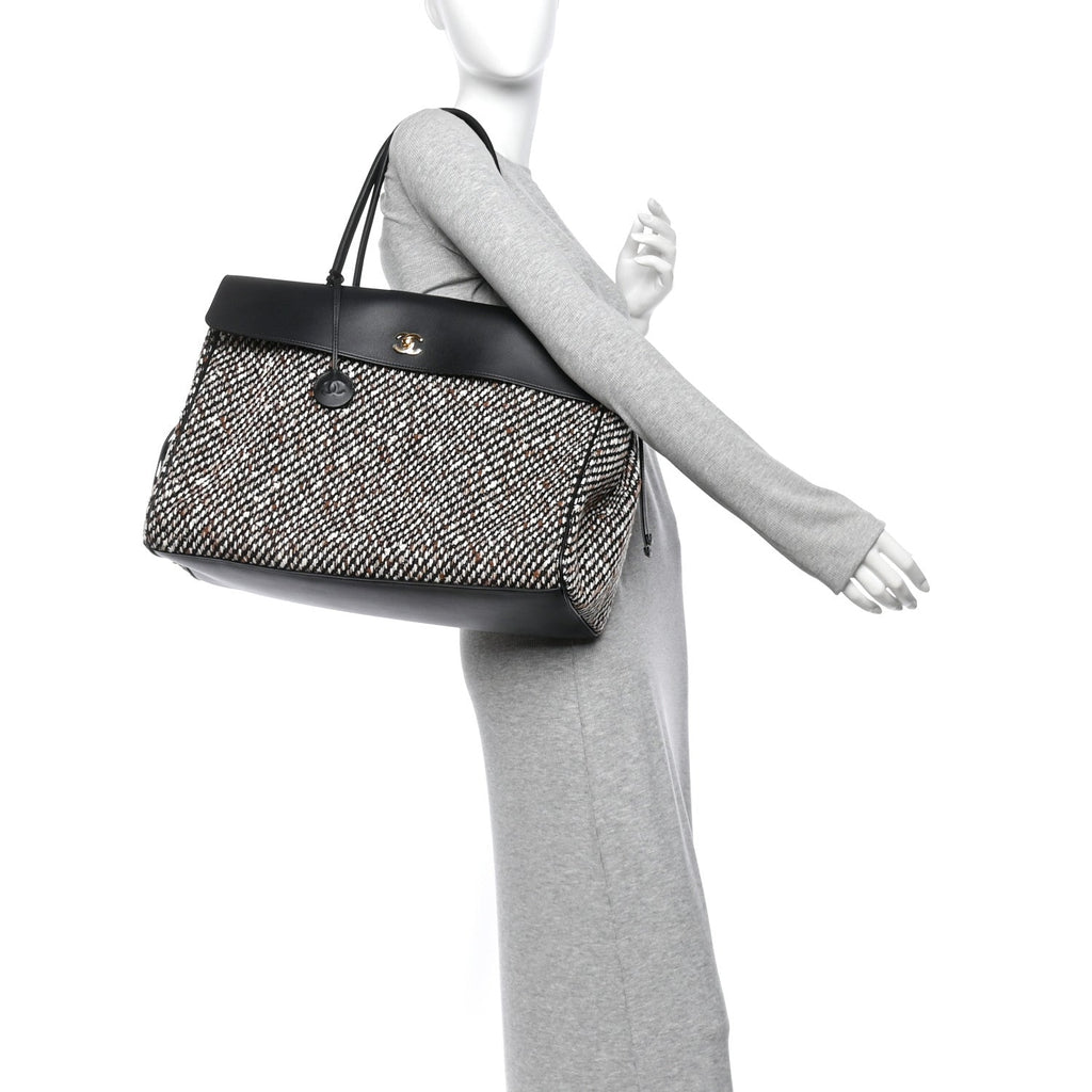 Tweed Calfskin Urban Essentials Large Shopping Bag Black Multicolor