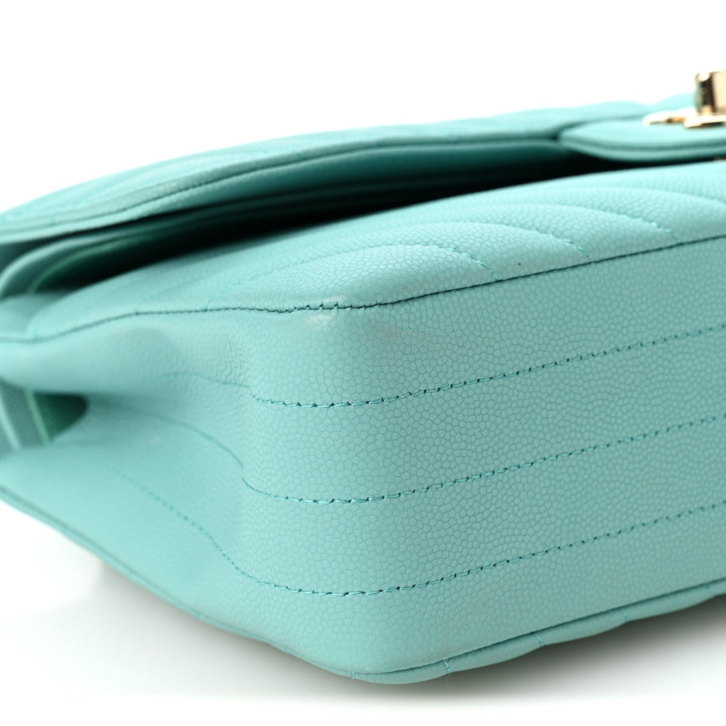 Caviar Flat Chevron Quilted Medium Double Flap Green