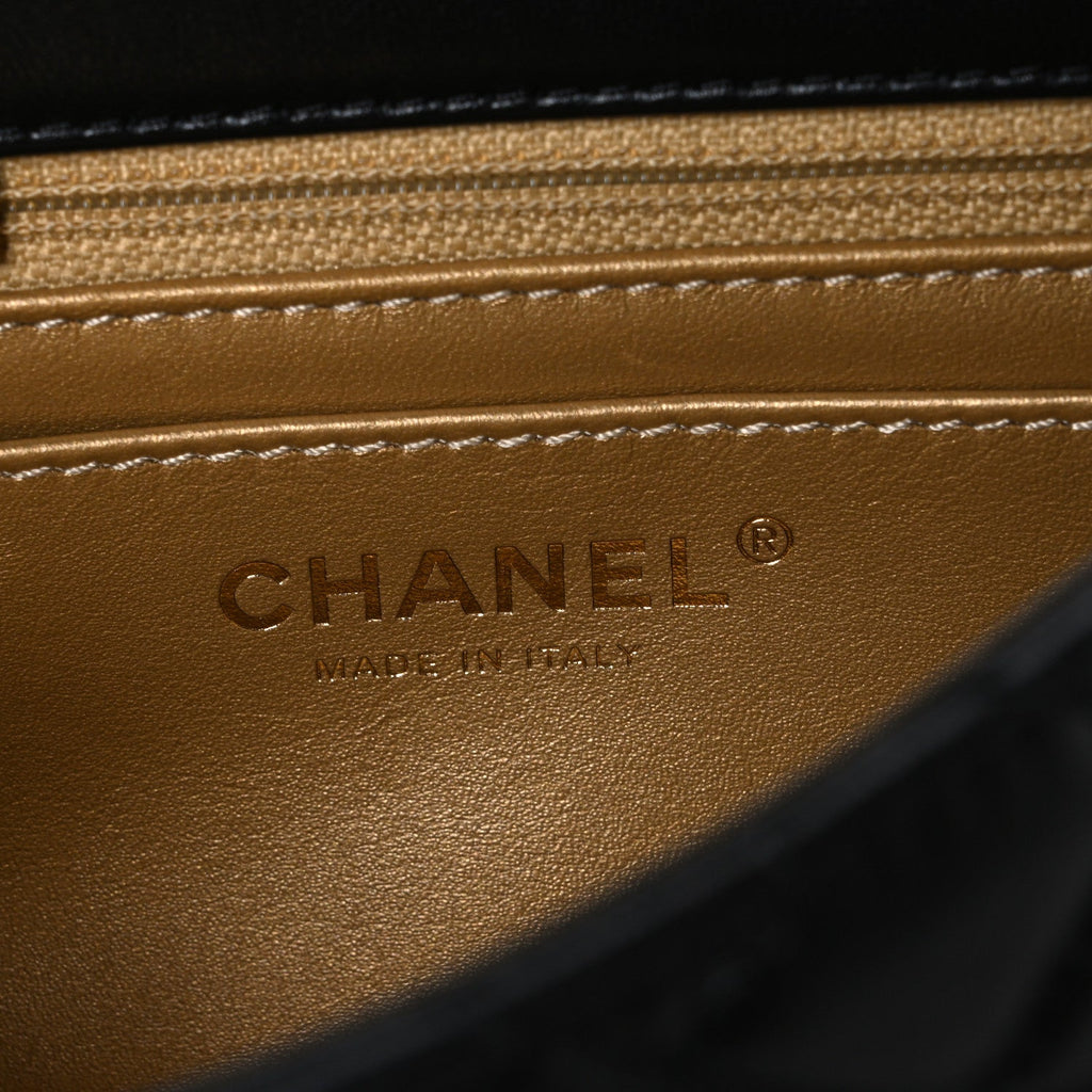 Lambskin Quilted Mini Pearl Crush Flap Black