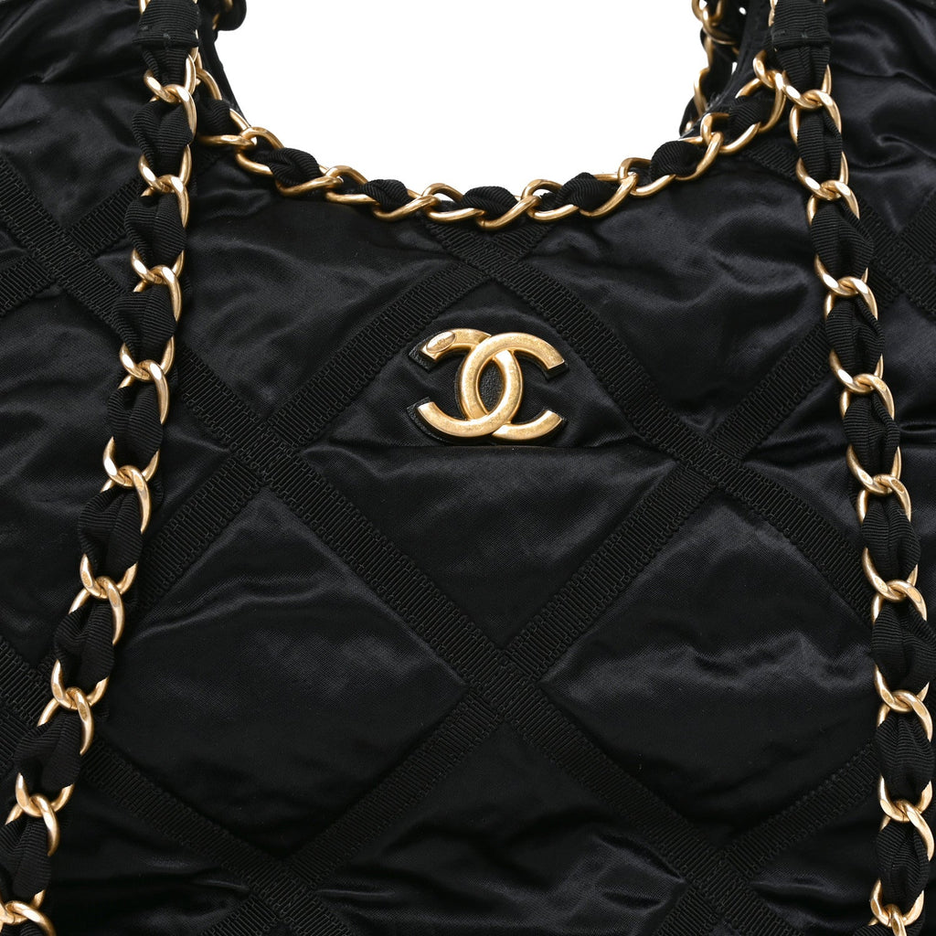 Nylon Grosgrain Quilted Lifestyle Shopping Tote Black