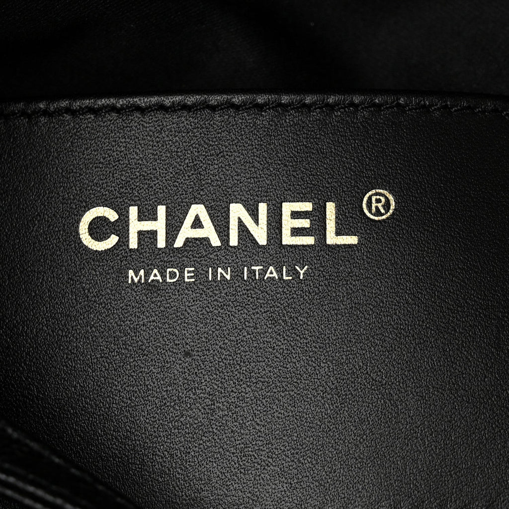 Caviar Quilted Medium Chanel 25 Handbag Black