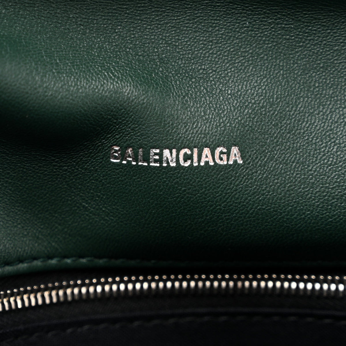 Nappa Calfskin Quilted Touch B Puffy Clutch Forest Green