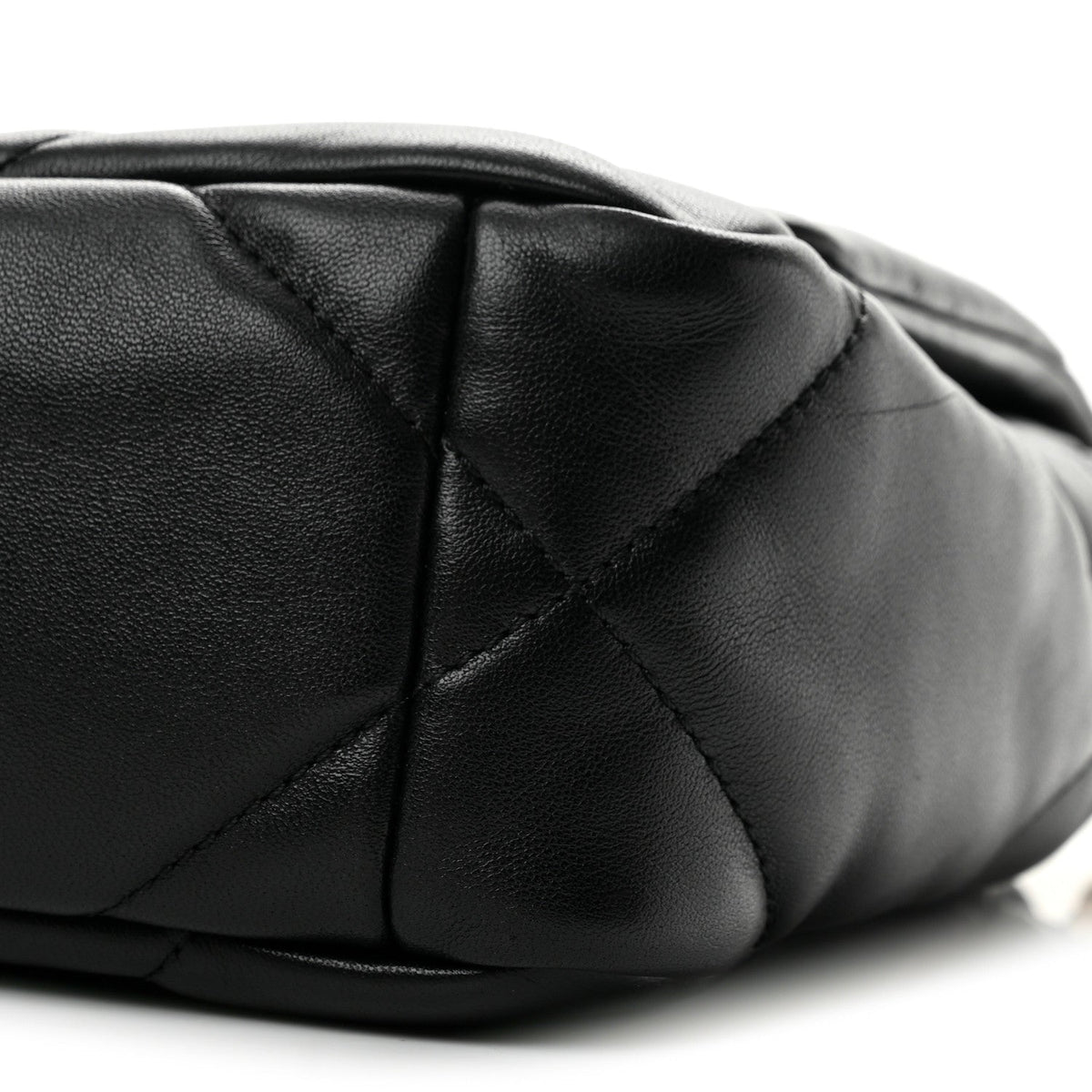 Lambskin Quilted Medium Chanel 19 Flap Black
