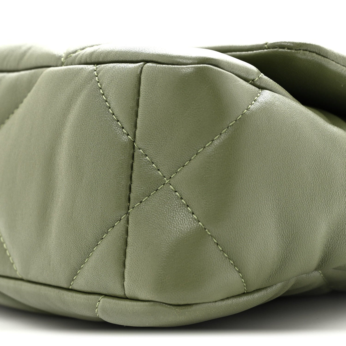 Lambskin Quilted Medium Chanel 19 Flap Green