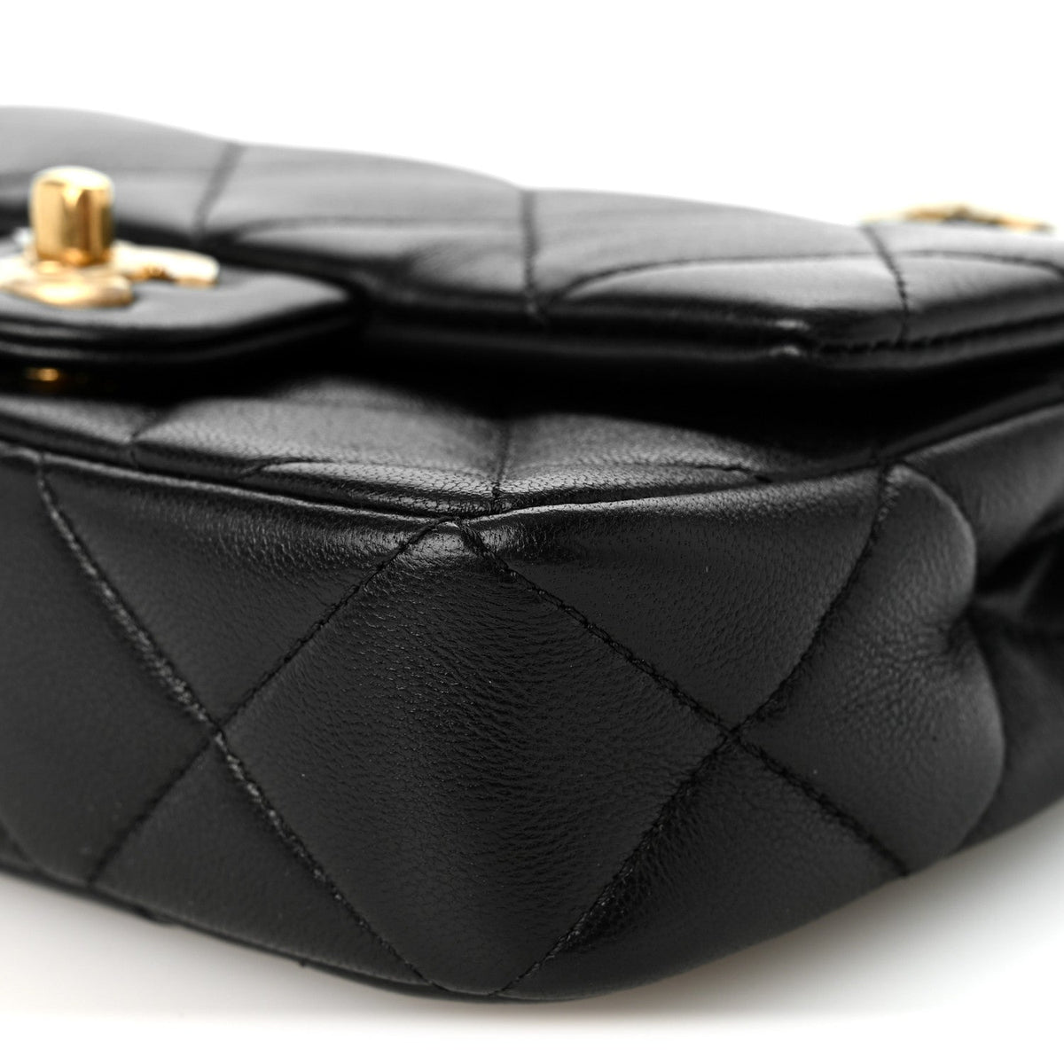 Lambskin Quilted Pearl Mini Flap Black