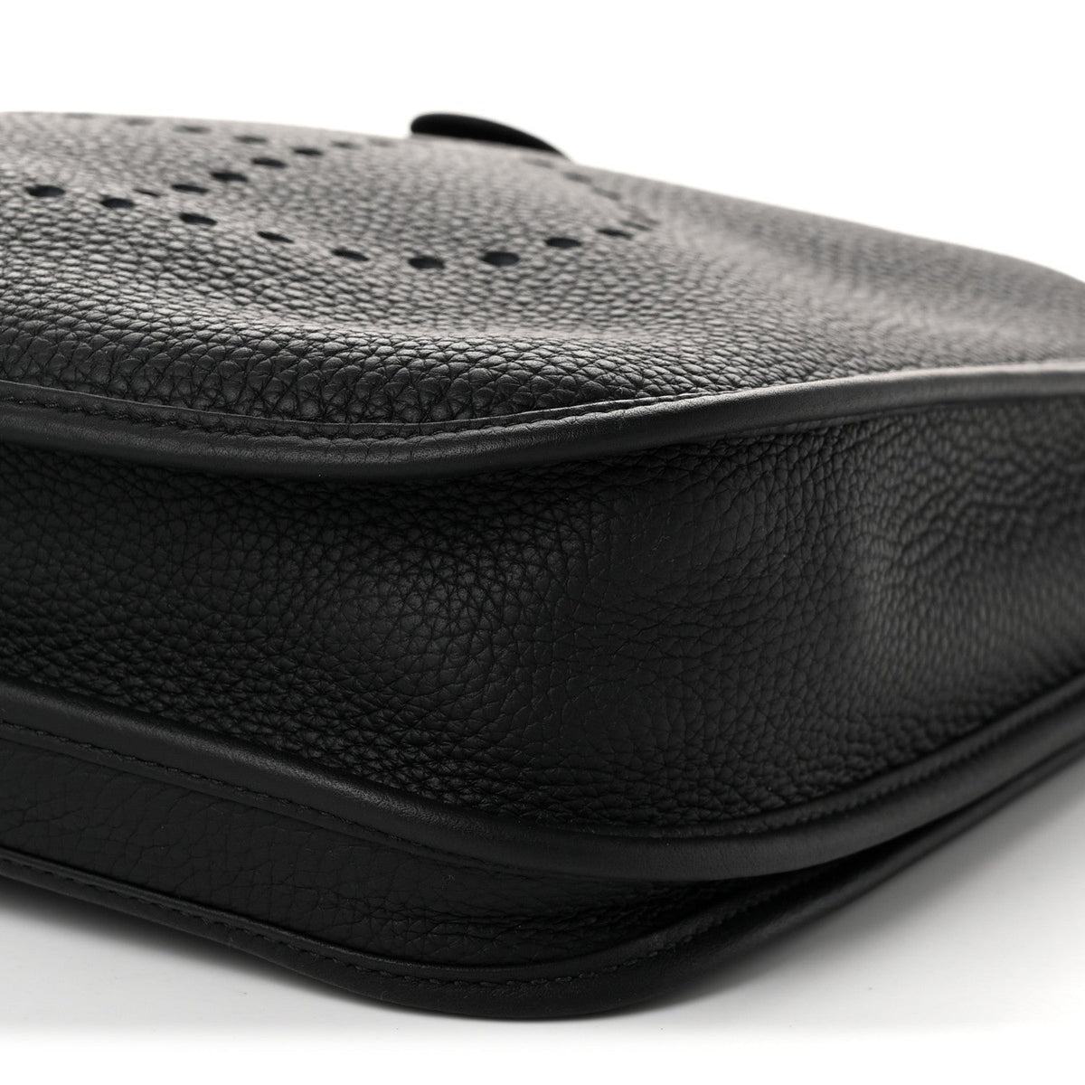 Taurillon Clemence Evelyne III PM Black