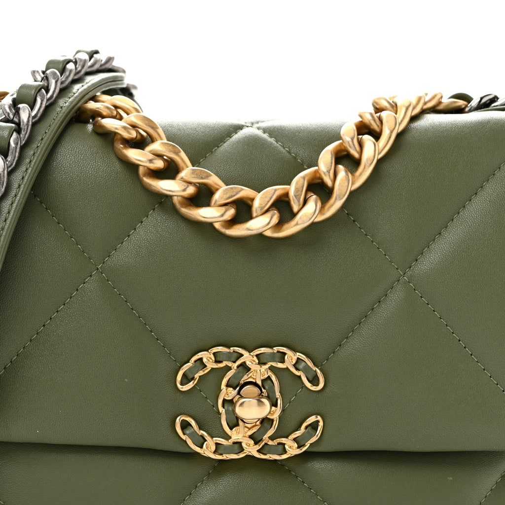 Lambskin Quilted Medium Chanel 19 Flap Green