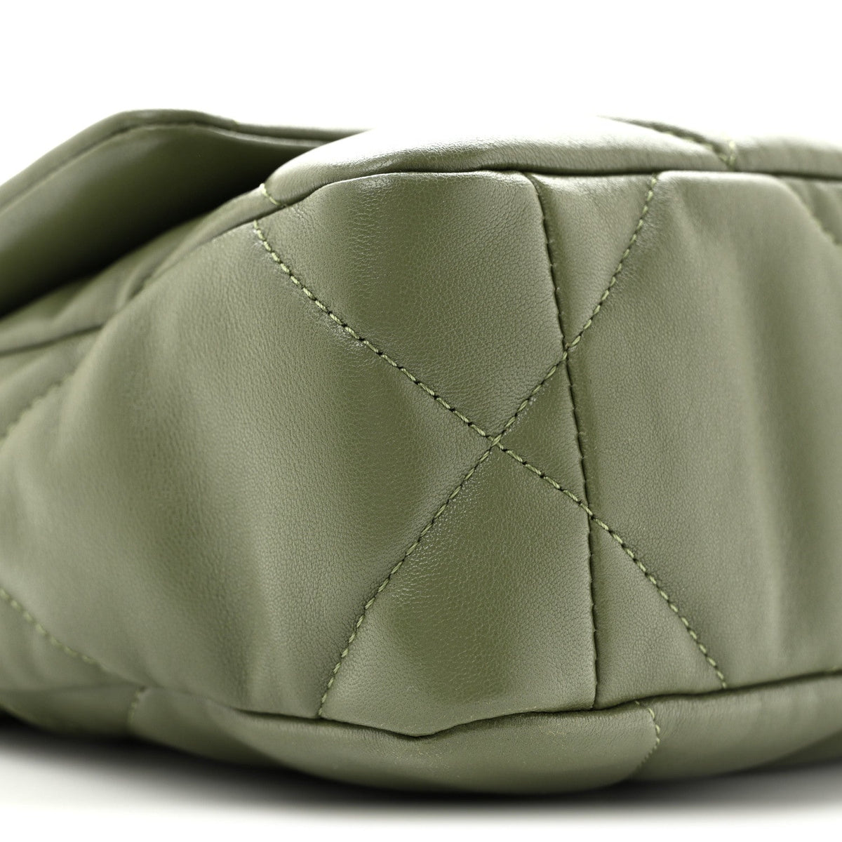 Lambskin Quilted Medium Chanel 19 Flap Green