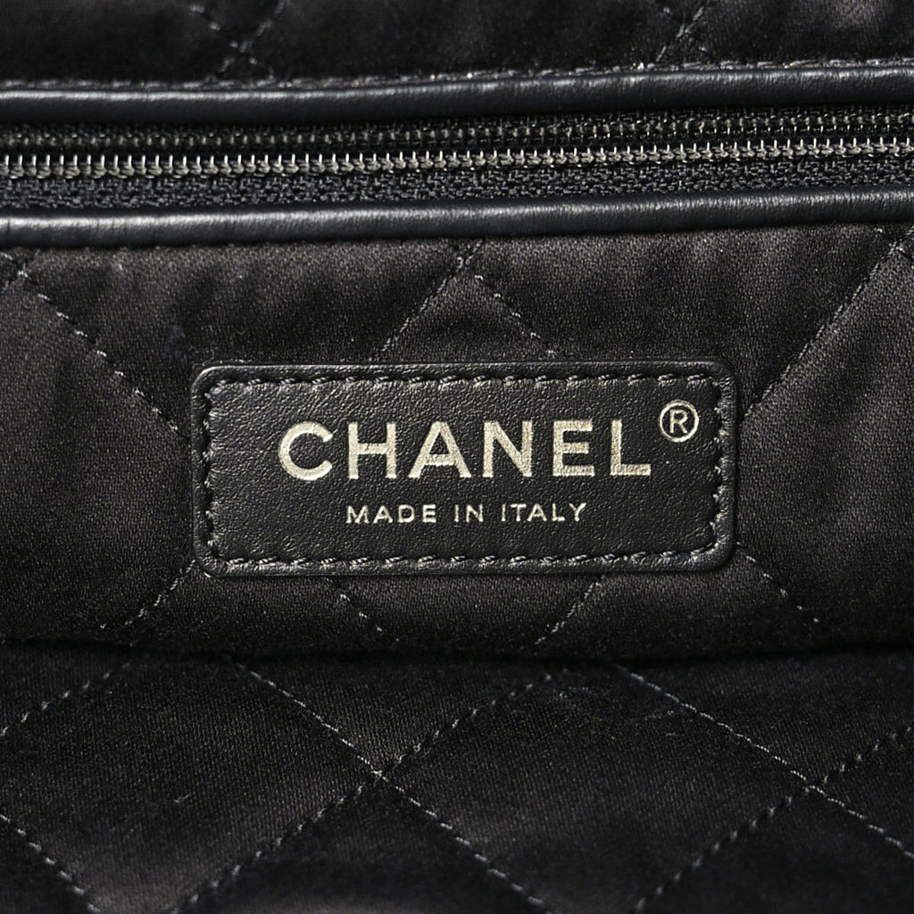 Shiny Calfskin Quilted Small Chanel 22 So Black