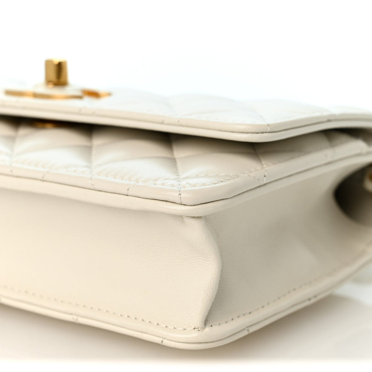 Lambskin Enamel Quilted CC Slide Wallet On Chain WOC White