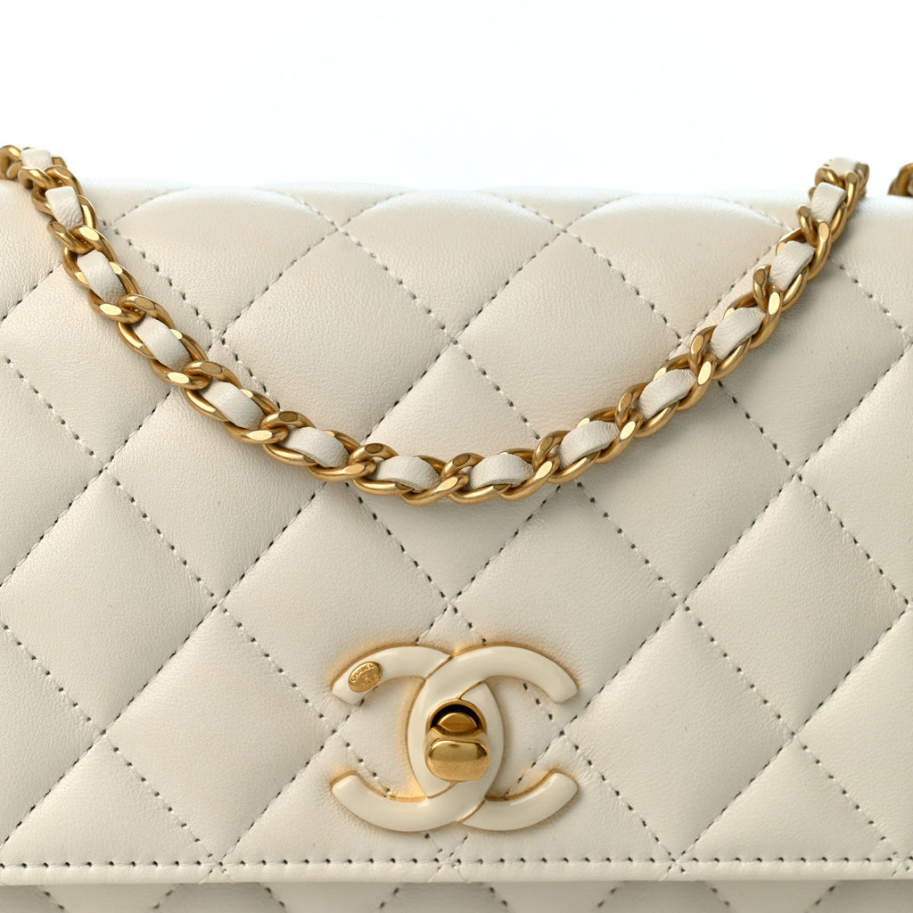Lambskin Enamel Quilted CC Slide Wallet On Chain WOC White