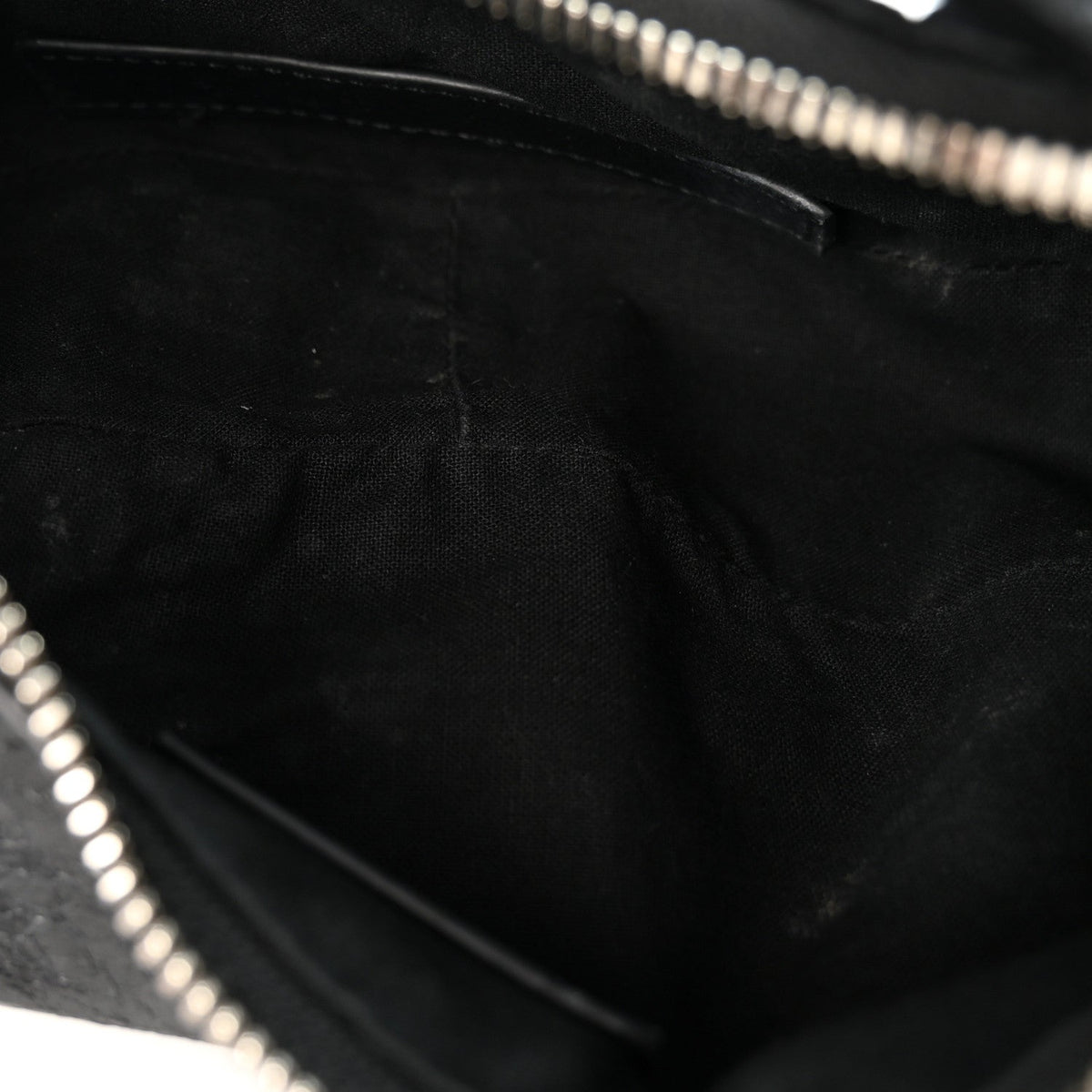 Agneau Arena Pierced Le Cagole Shoulder Bag XS Black