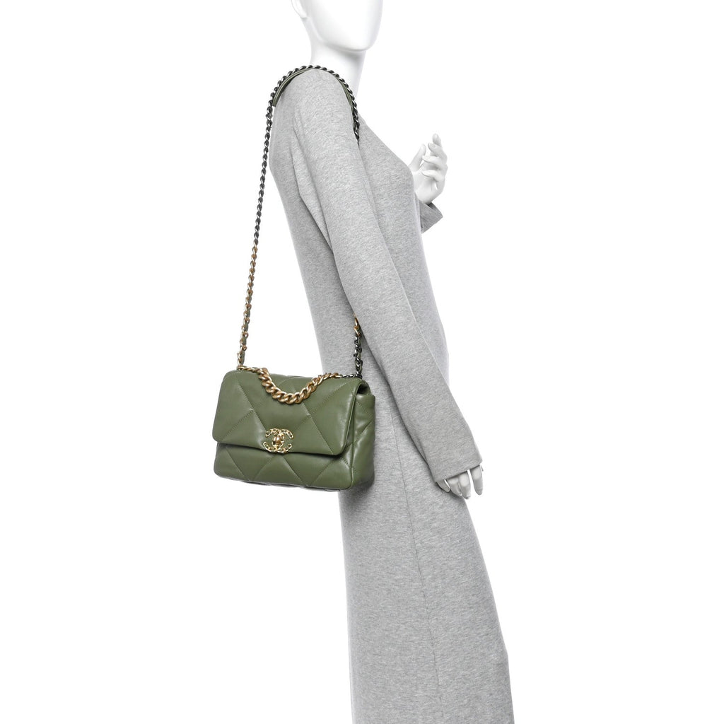 Lambskin Quilted Medium Chanel 19 Flap Green
