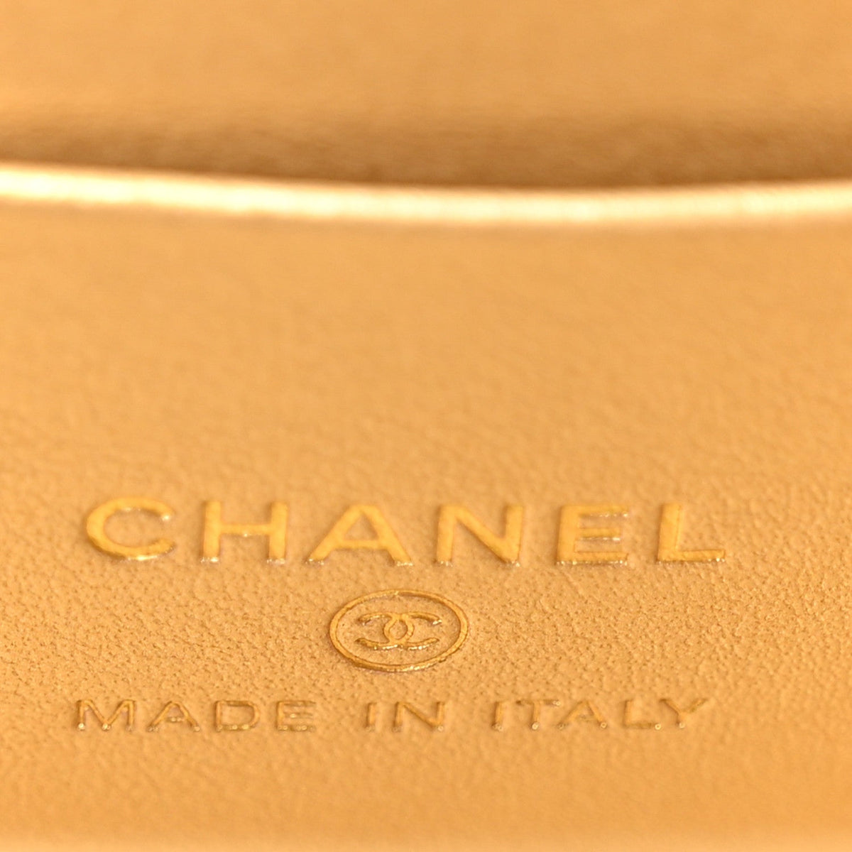 Metallic Caviar Quilted Small Vanity Case With Chain Gold