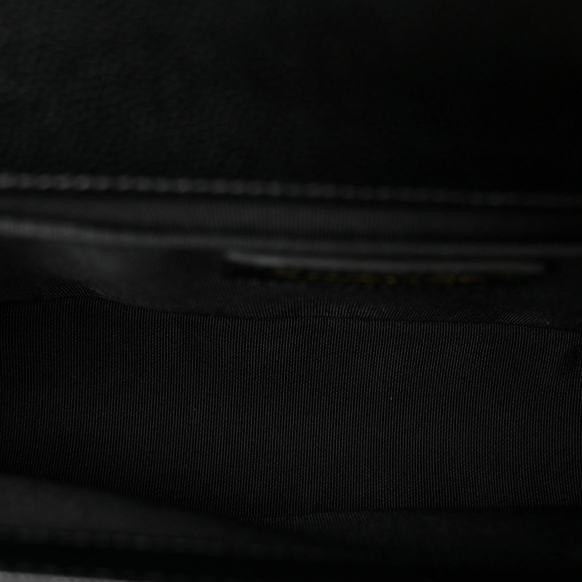 Caviar Quilted Medium Boy Flap Black