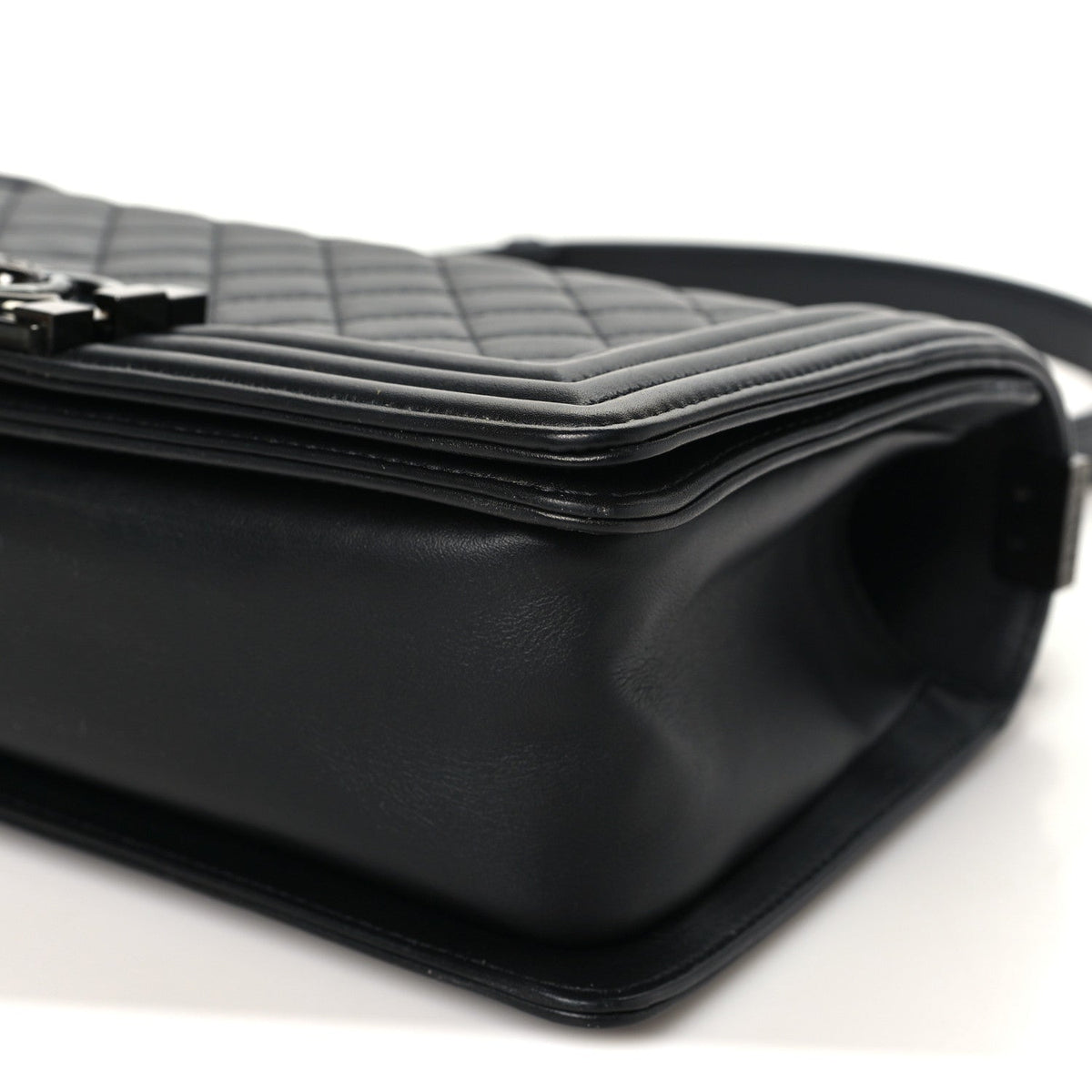 Calfskin Quilted Medium Boy Flap So Black