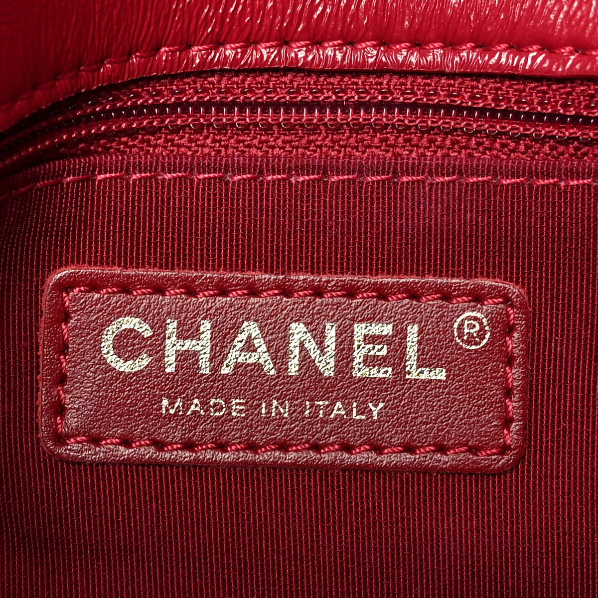 Shiny Lambskin Quilted Small Fashion Therapy Flap Bag Red