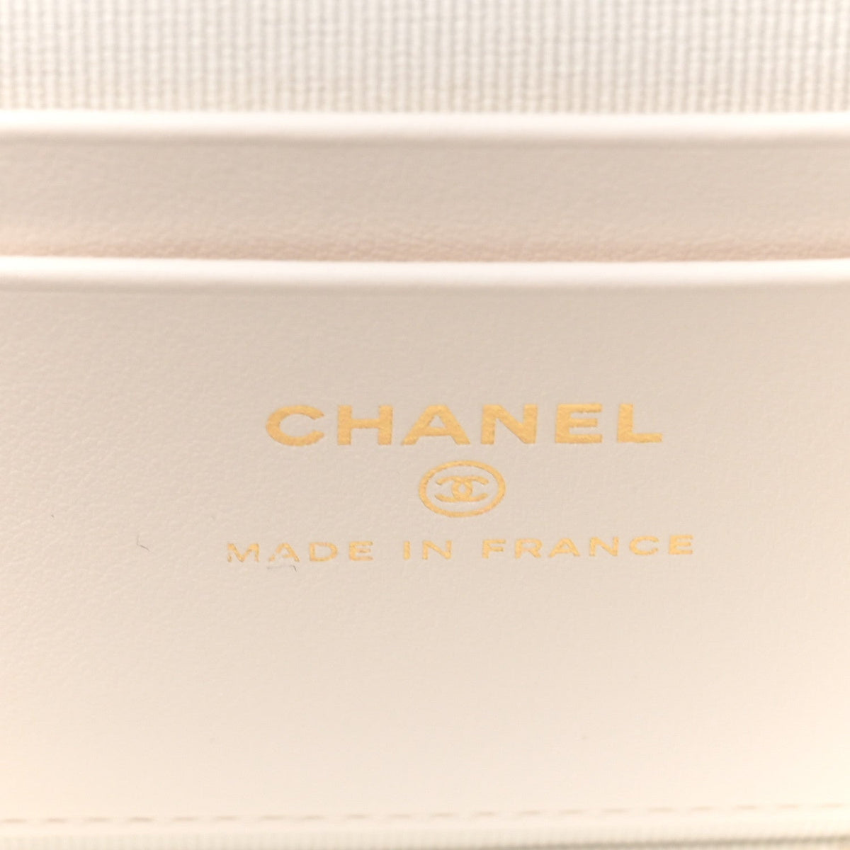 Caviar Quilted Top Handle Slim Vanity With Chain White