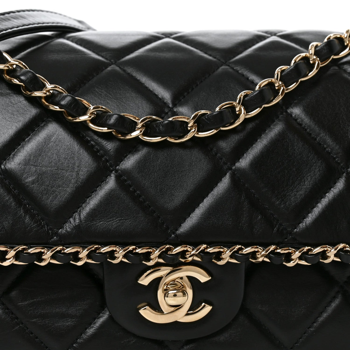 Crumpled Calfskin Medium Chain All Over Flap Black