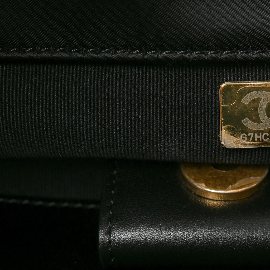 Nylon Grosgrain Quilted Lifestyle Shopping Tote Black