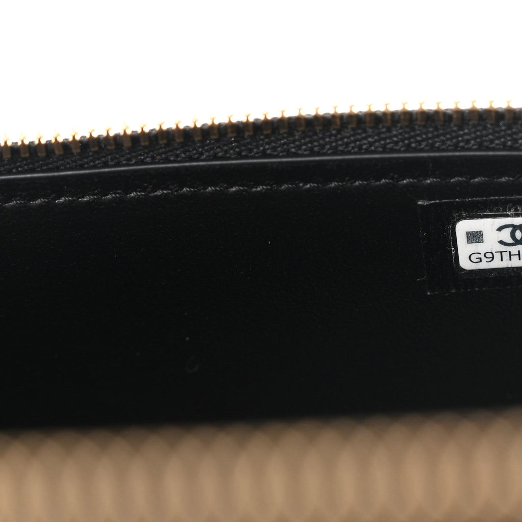 Calfskin Crocodile Embossed Crococo Small Top Handle Vanity Case With Chain Black