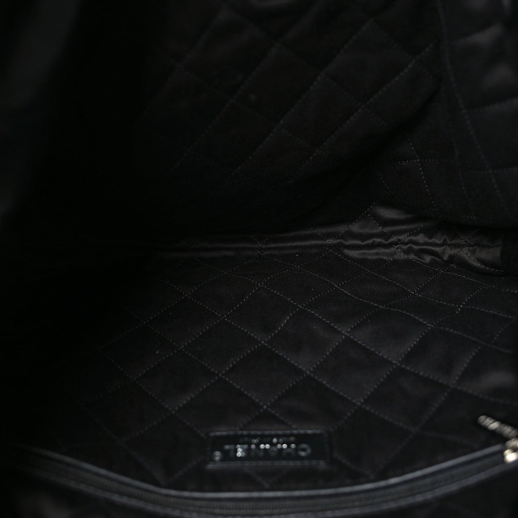 Shiny Calfskin Quilted Small Chanel 22 So Black