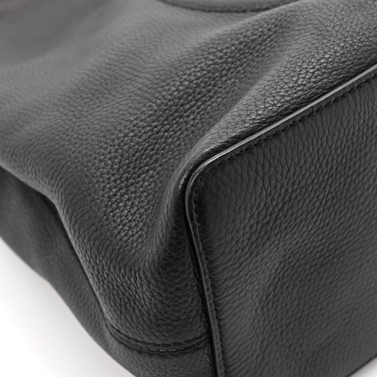 Pebbled Calfskin Large Soho Hobo Black