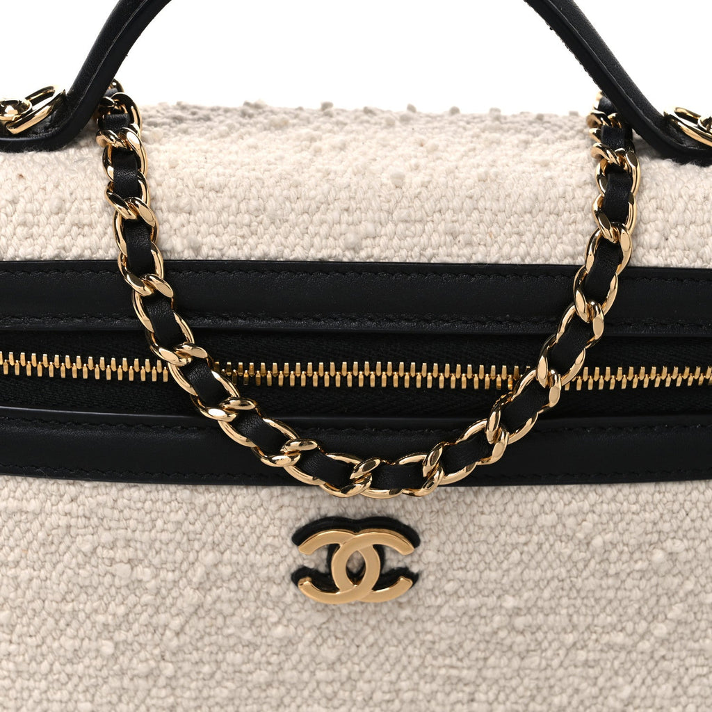 Boucle Calfskin Top Handle Slim Vanity Case With Chain Ecru Black