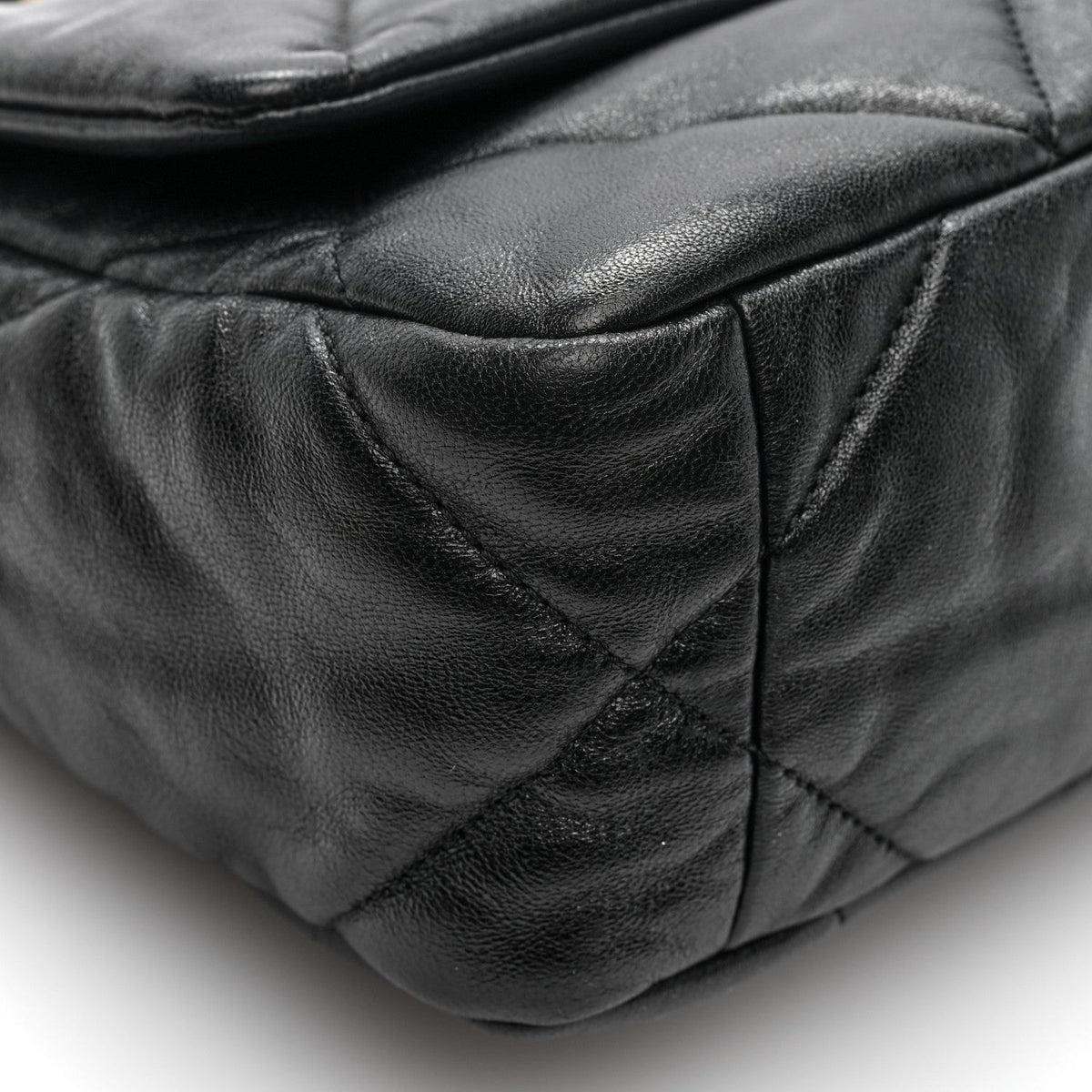Lambskin Quilted Medium Chanel 19 Flap Black