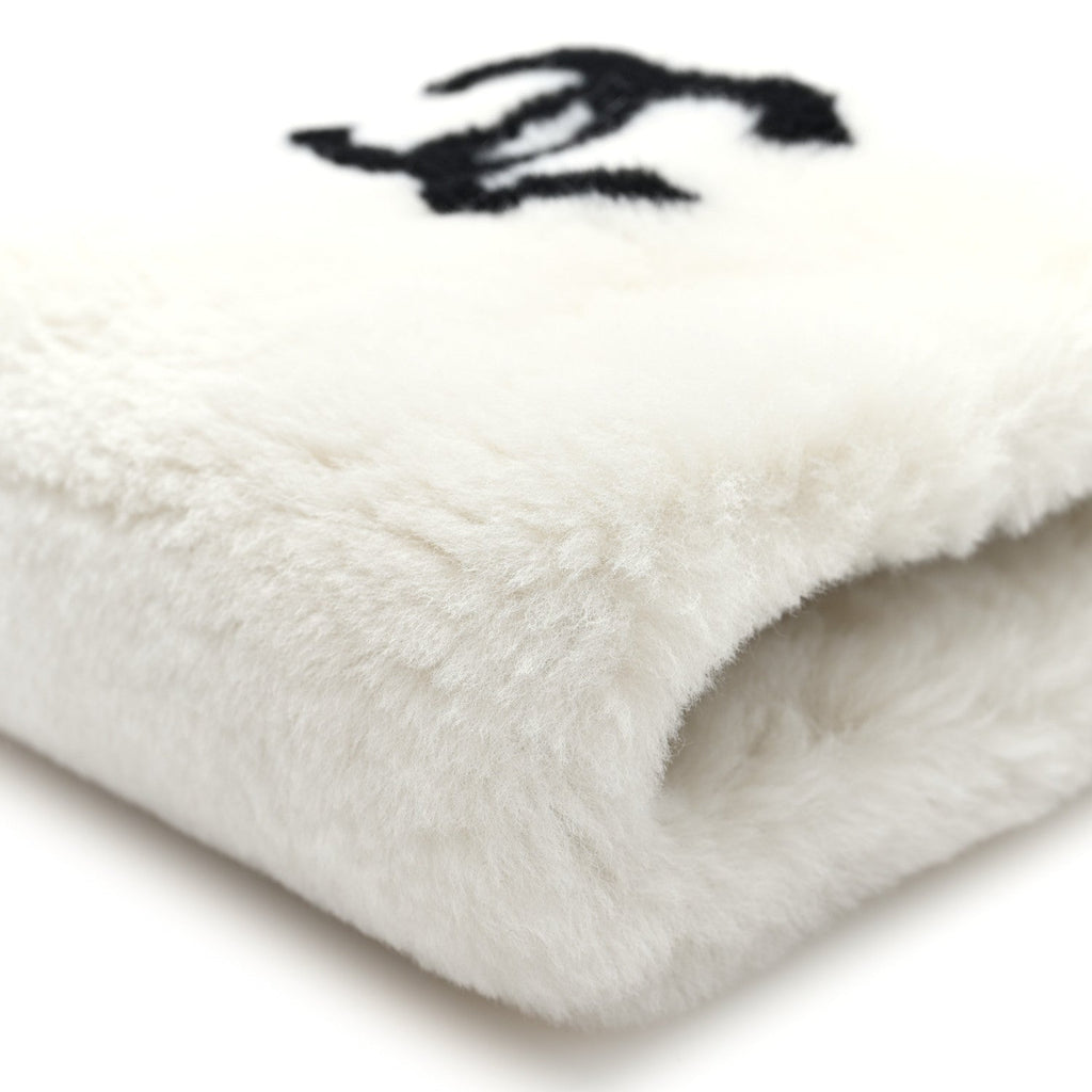 Muff Shearling Lambskin Bag Ecru Black