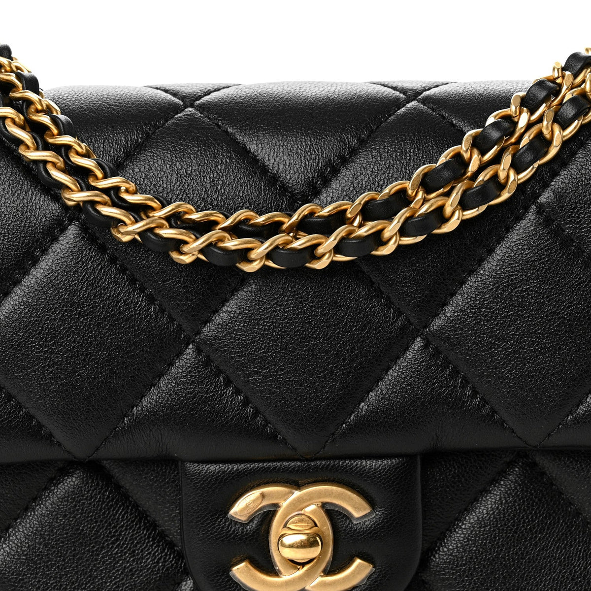 Lambskin Quilted Pearl Mini Flap Black